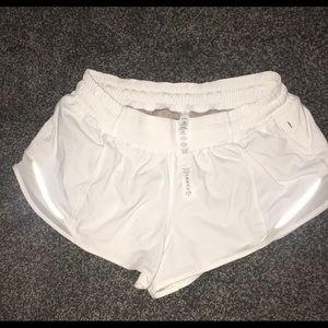 Lululemon Hotty Hot Shorts 2.5” WHITE